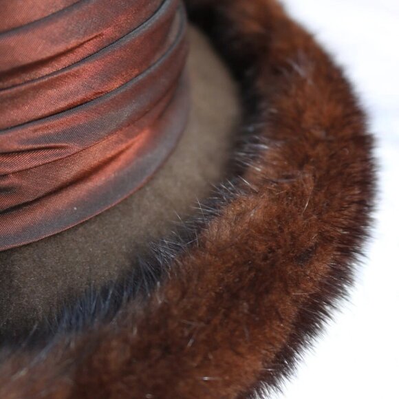 100% Wool Felt and Natural Mink Fur Brim Women's Hat, Vintage Winter Wool Hat - Picture 11 of 12